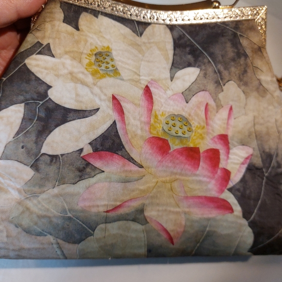 Vintage Lotus Asian Patterned Kiss Lock Women's Bag With Chain - Picture 10 of 15